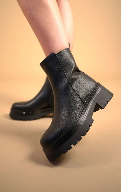 Inaya Chelsea Boots