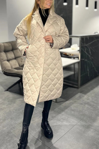Reversible Elegance – Satin Quilted Coat with Leopard Lining, Perfect for Winter.