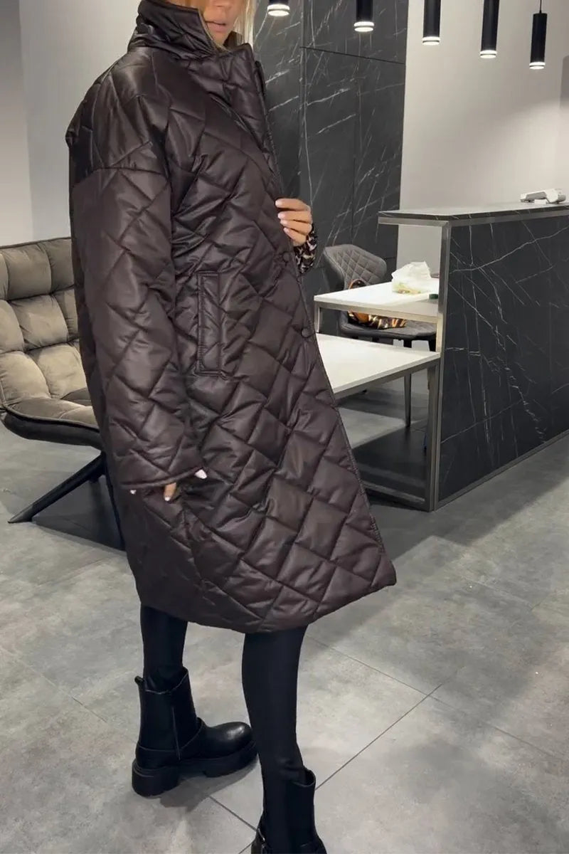 Reversible Elegance – Satin Quilted Coat with Leopard Lining, Perfect for Winter.