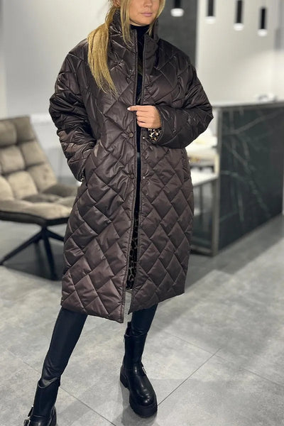 Reversible Elegance – Satin Quilted Coat with Leopard Lining, Perfect for Winter.